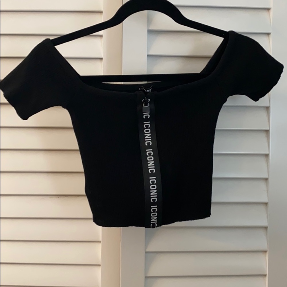 Fashion nova crop top NEW